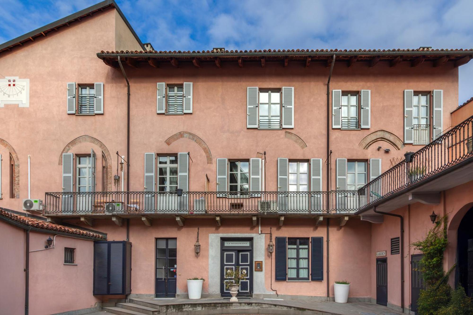 La Meridiana D'Alba Exterior photo